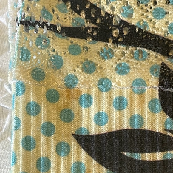 Crimson Ivy Cropped Sweater....Large - Picture 6 of 10